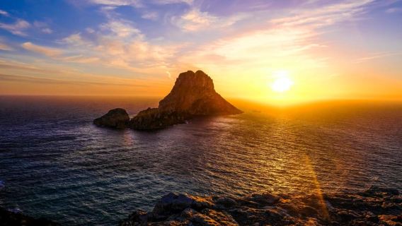 Ibiza: Midday or Sunset Sailing with Snacks and Open Bar