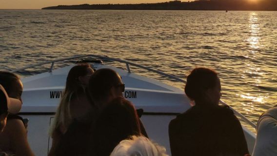 ถ้ำเบนาจิล: ทัวร์ล่องเรือชมพระอาทิตย์ตกจากArmação de Pêra