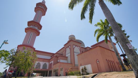 Tour giornaliero alla Moschea cittadina di Kota Kinabalu e al Tun Mustapha Tower con ammirazione del tramonto a Tanjung Aru