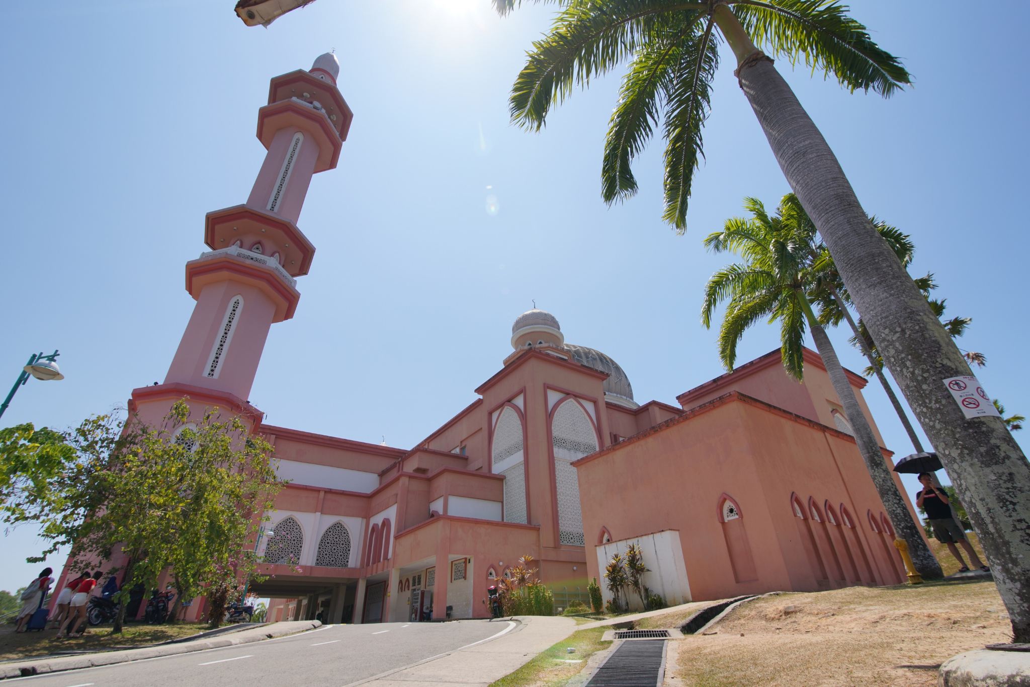 Kota Kinabalu Masjid Bandaraya Kota Kinabalu + Tun Mustapha Tower half-day tour [Enjoy Tanjung Aru sunset]