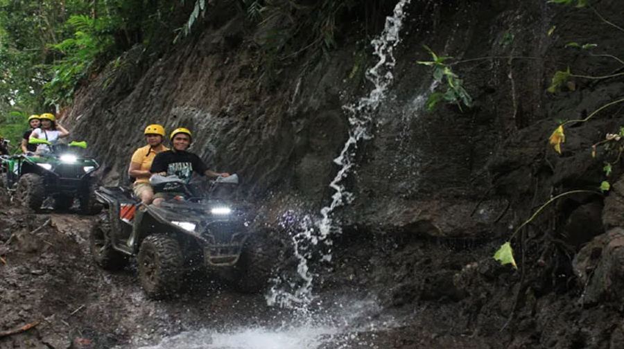峇里島 UBUD 的 Bali ATV Ride：騎乘全新 ATV，穿越崎嶇的河流、茂密的森林、稻田