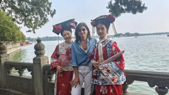 excursión de un día la Gran Muralla de Mutianyu y la Ciudad Prohibida con entradas y visita guiada con explicaciones en inglés, francés, español, alemán, cantonés, ruso y japonés.