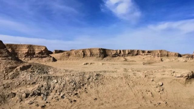 Lawatan Sehari Tiga Tempat Menarik di Qinghai/{Jalan U + Tasik Jade + Landskap Marikh}