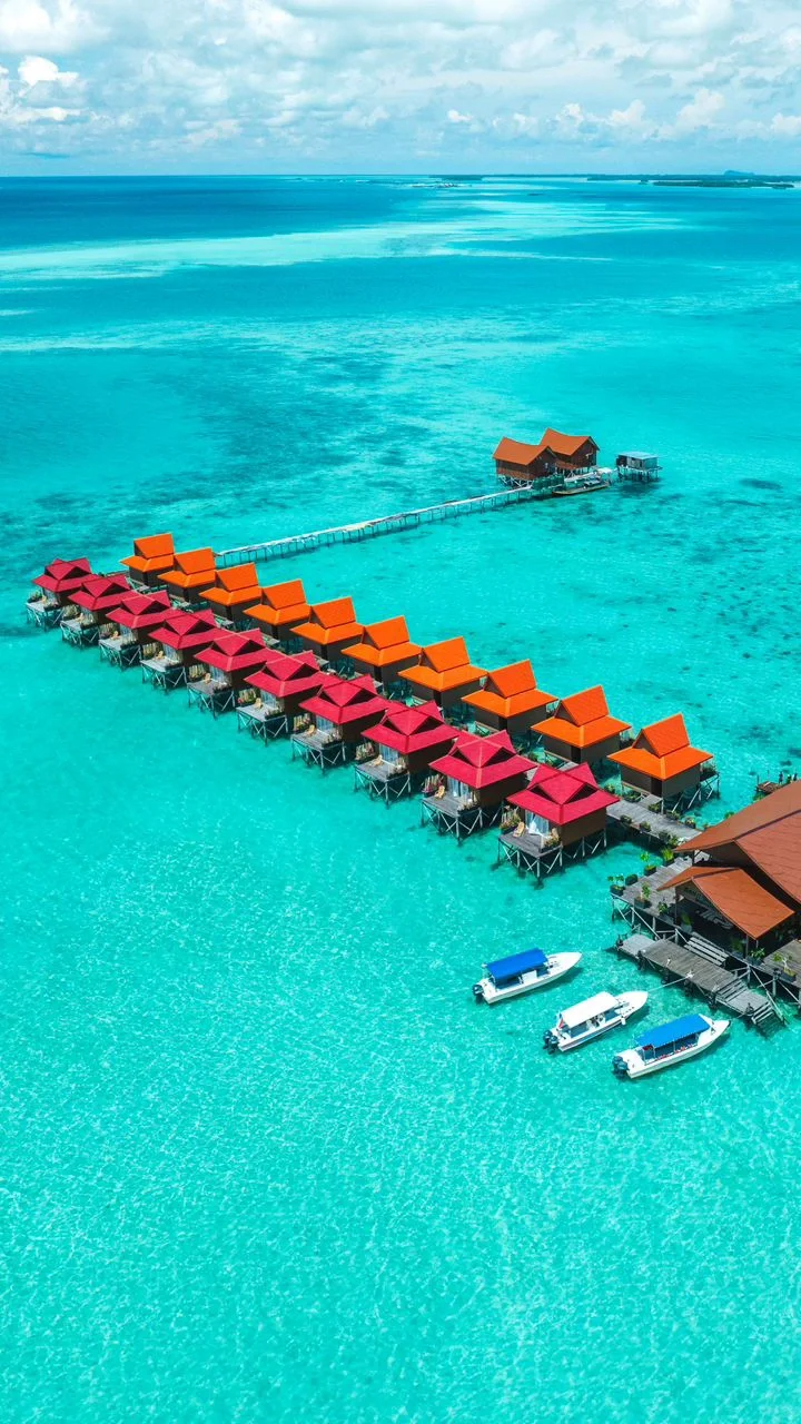 2024년 새로 오픈한 셈포르나 백사만 워터빌라 리조트, 360도 바다를 감싸는 프리미엄 여행