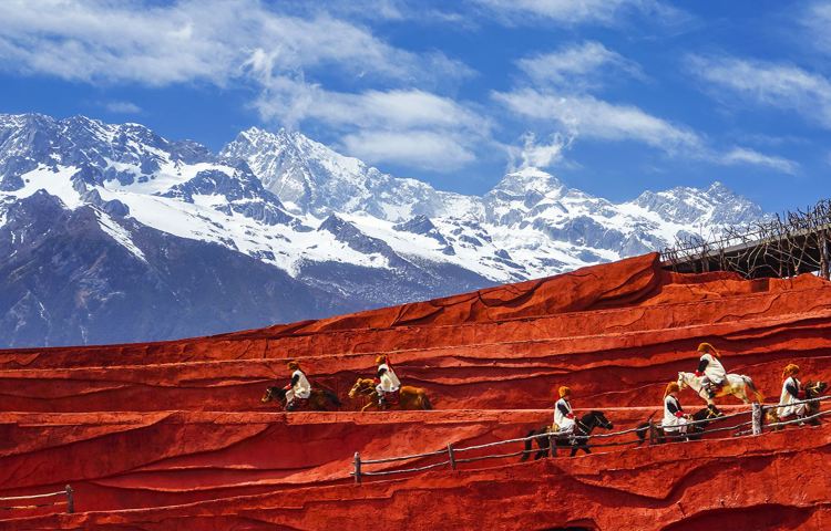 Lijiang Yulong Snow Mountain grand cableway + Blue Moon Valley + Impression Lijiang + sunlit golden mountain 1-day tour [guaranteed ticket]