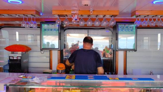 Da Alanya: giro in barca con bevande analcoliche illimitate e pranzo
