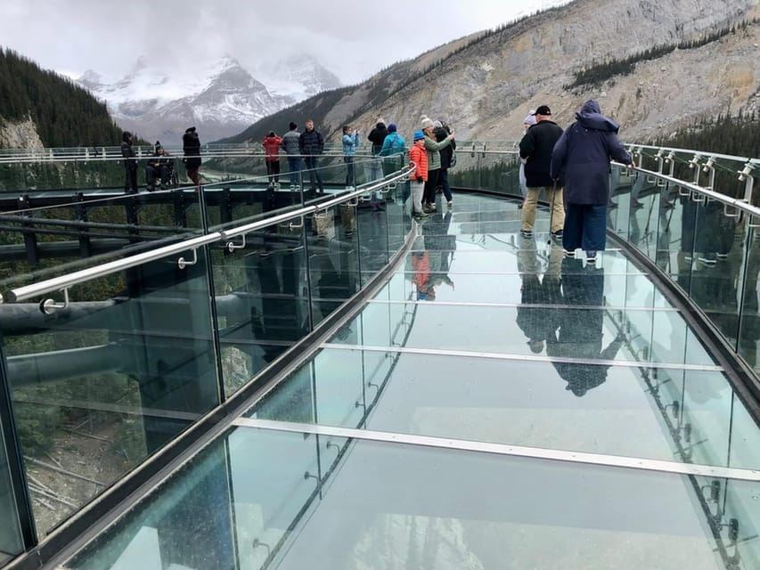 Banff:Crowfoot Glacier, 4 Lakes and Johnston Canyon tour