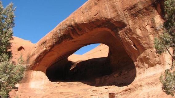 Monument Valley: Tur Reruntuhan Sejarah Mystery Valley