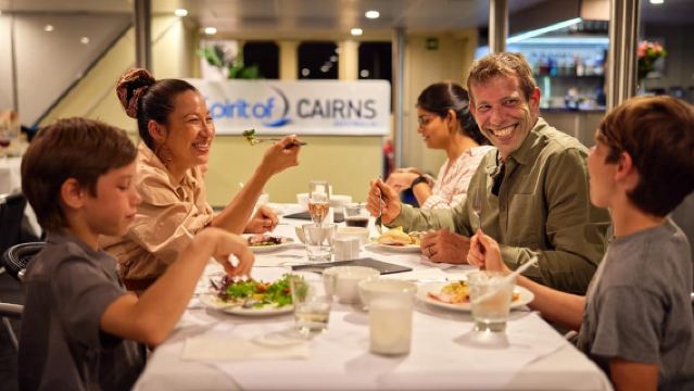 Cairns : Croisière-dîner Spirit of Cairns