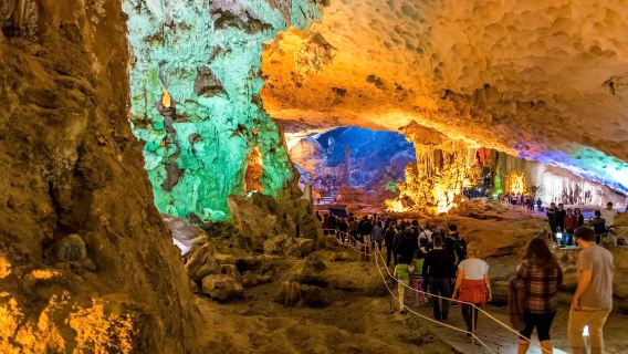 บริการรถรับส่งส่วนตัวและไกด์ภาษาอังกฤษ: ล่องเรือหรูอ่าวฮาลองจากฮานอย พร้อมบุฟเฟ่ต์อาหารกลางวัน