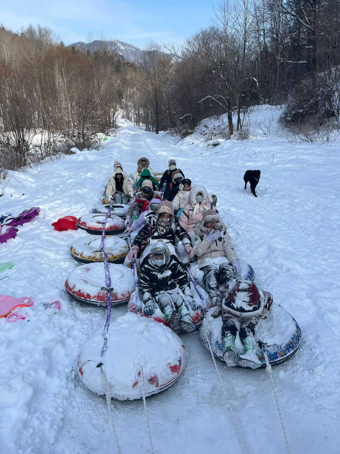 撫松長白山雪崩山徒步基地·營地活動【深雪徒步+雪地火鍋+公里雪滑梯+鑿冰捕魚】