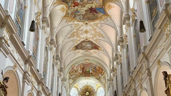 德國慕尼黑市區-慕尼黑王宮-聖母教堂-寧芬堡皇宮-包車-精選