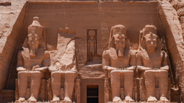 Pakej 1 Hari Aswan Laluan A + Kuil Abu Simbel + Pemandu Pelancong Berbahasa Cina + Tempahan Bermula dari 2 Orang + Berlepas Setiap Hari