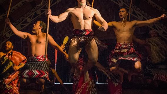 Neuseeland: Erleben Sie die Maori-Kultur im Dorf, Haka-Tanzvorführung und Mittag-/Abendbuffet in Te Puia – Rotorua, Neuseeland