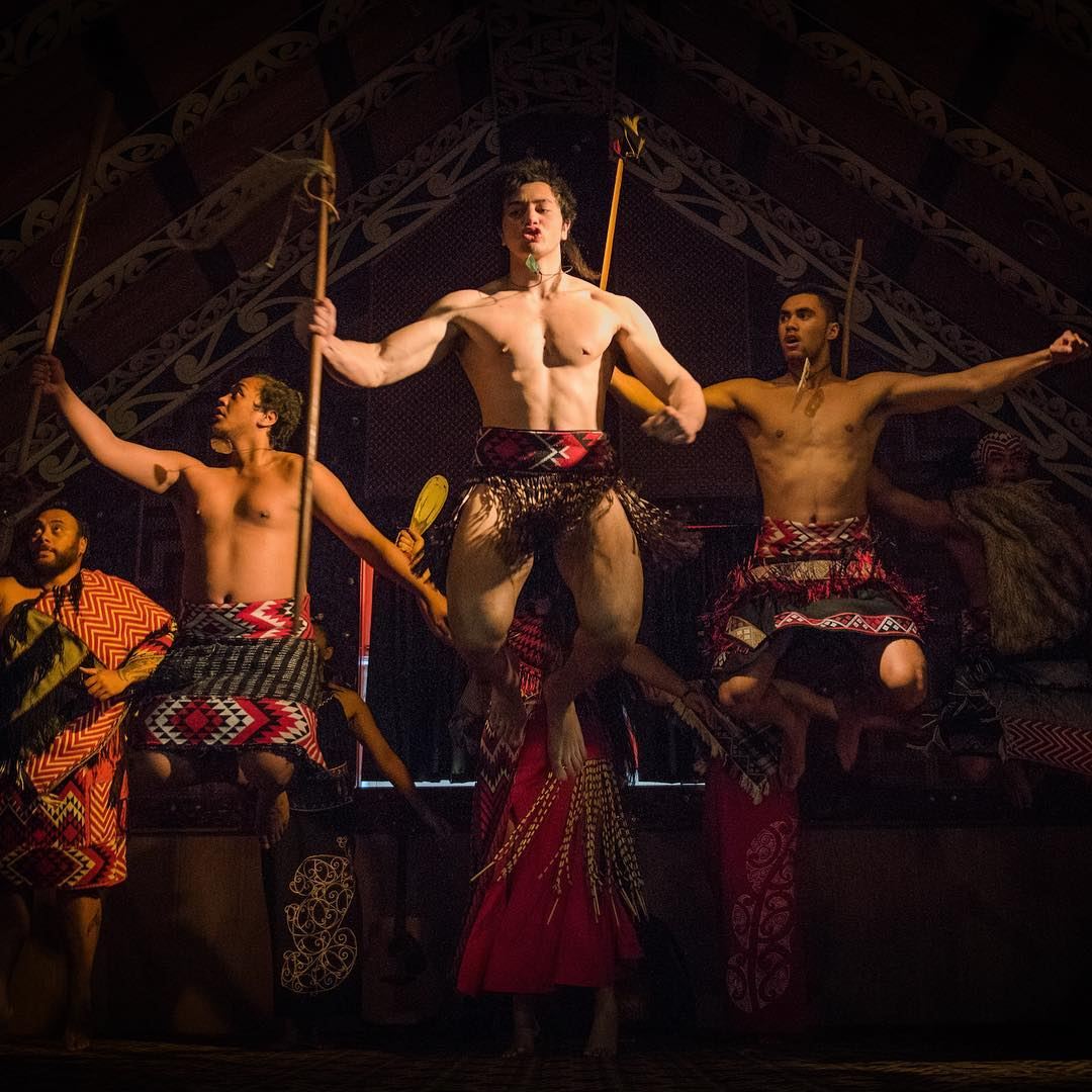 Neuseeland: Erleben Sie die Maori-Kultur im Dorf, Haka-Tanzvorführung und Mittag-/Abendbuffet in Te Puia – Rotorua, Neuseeland