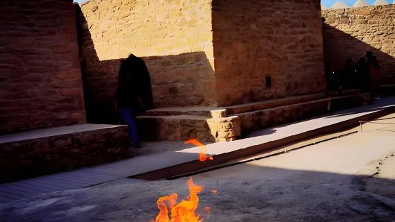 Bakoe Gobustan rotstekeningen + moddervulkanen + vuurtempel + Bibiheybət + Heydar Aliyev