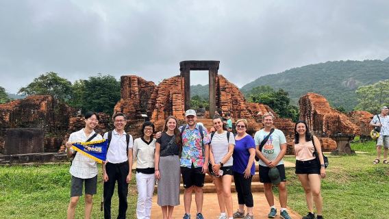 Tour del Patrimonio del Santuario di My Son – Piccolo Gruppo di Lusso e Produzione della Carta di Riso