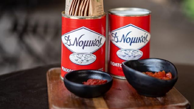 Visita la antigua fábrica de tomates de Santorini