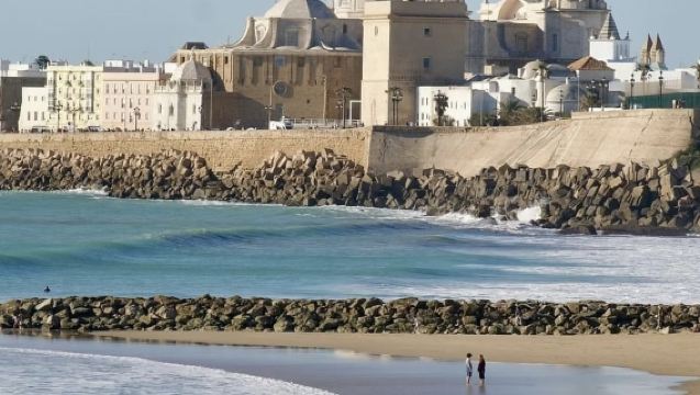 西班牙加的斯全景一日遊 陽光海灘與古跡之旅