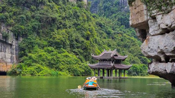 Hanoi: Hoa Lu Ancient Capital and Trang An Scenic Boat Deluxe Day Trip