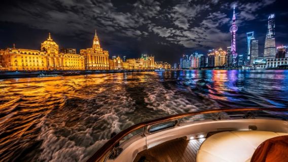 Biglietto per la crociera notturna sul fiume Huangpu a Shanghai + assistenza all'imbarco in inglese