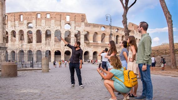 Rome: Colosseum, Roman Forum, and Palatine Hill Guided Tour