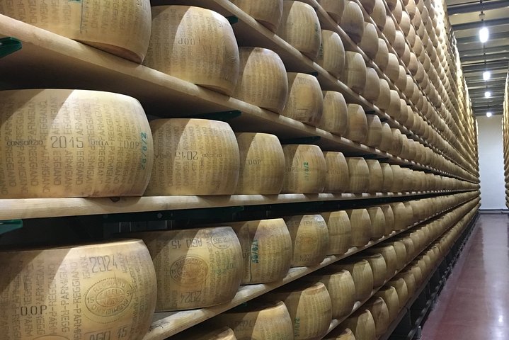 Cars&Food: Lambo, Ferrari, Parmigiano, Balsamic, PrivateTransport