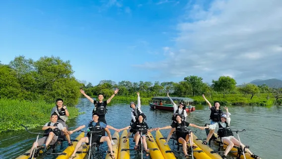 1-hour kayaking at Dongshan River Water Park [Eco Green Boat hydrobiking experience]