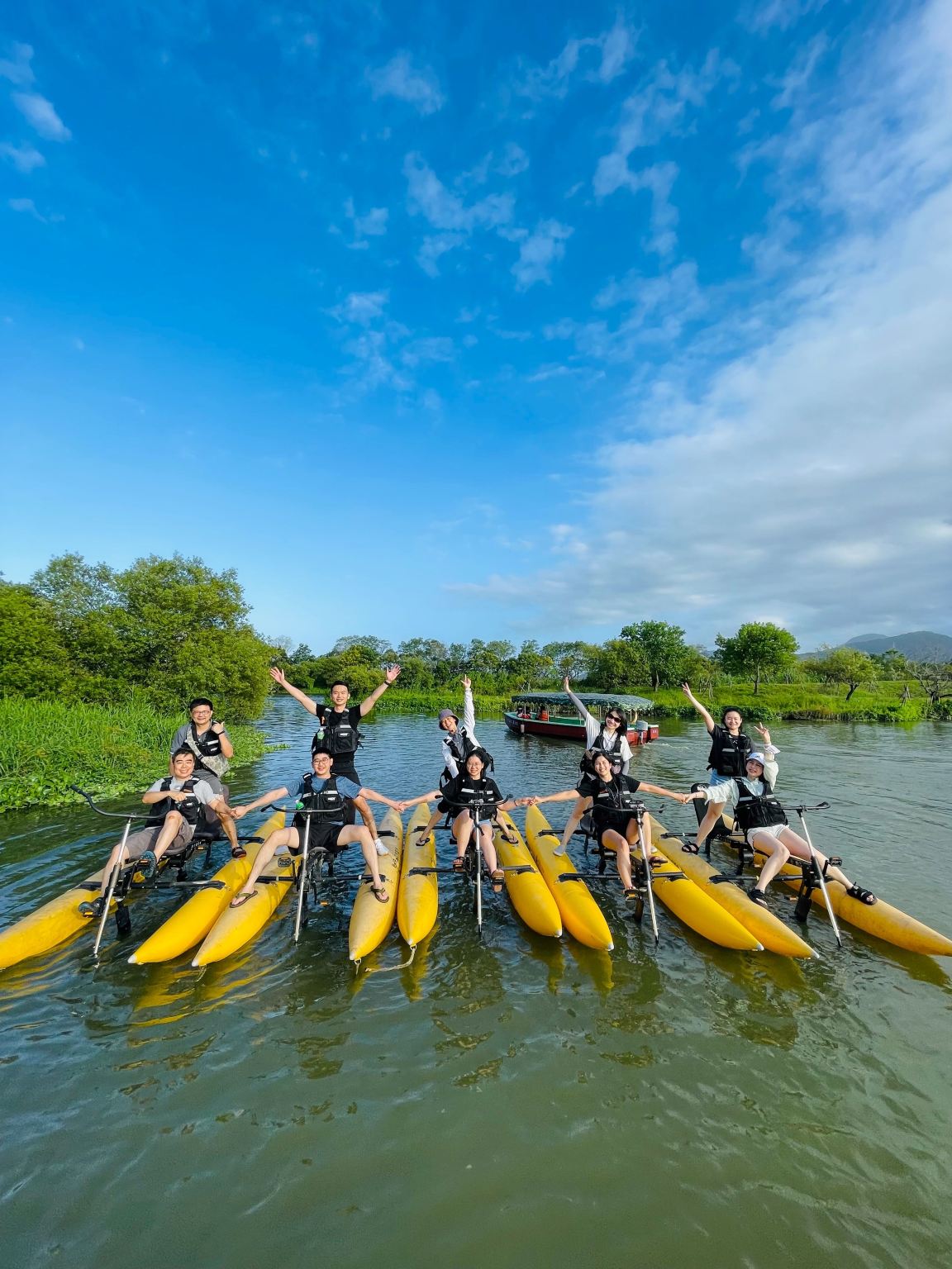 1-hour kayaking at Dongshan River Water Park [Eco Green Boat hydrobiking experience]