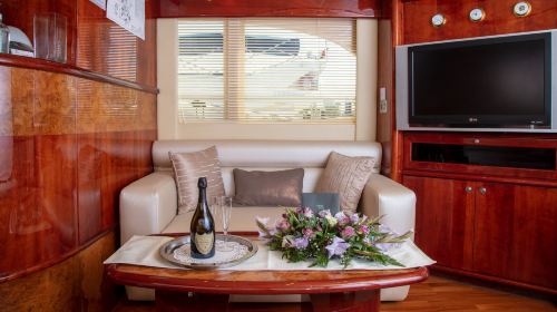 Luxury Yacht Experience in Dubai Transport Passes 7