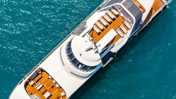 Whitsundays: Super Flyer Boat Tour from Airlie Beach + Snorkeling