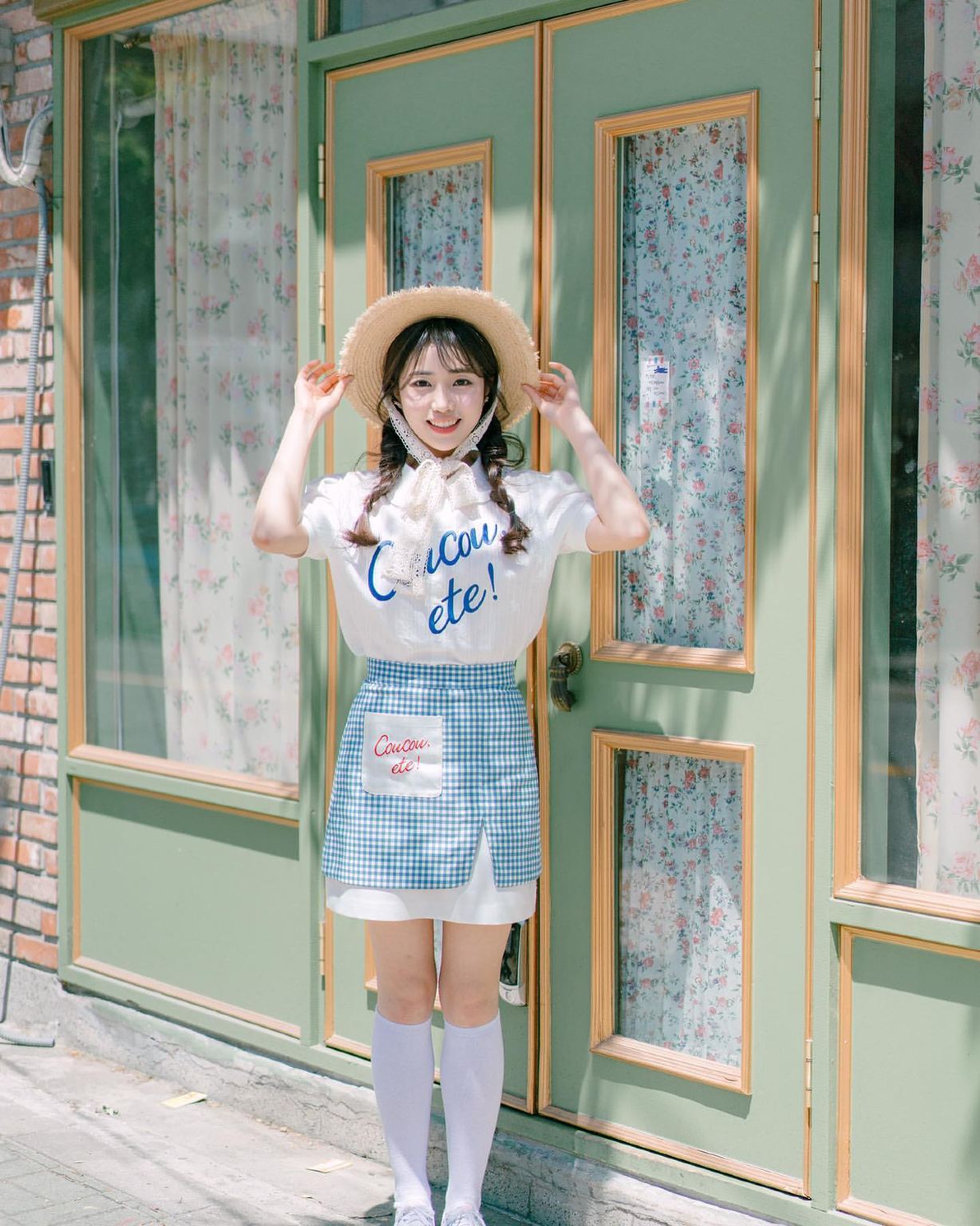 Hoi An Trip Moments in Vietnam[Driver-guide with travel photography & aerial shooting + wedding photography & micro films + makeup & costumes + customized private charter]