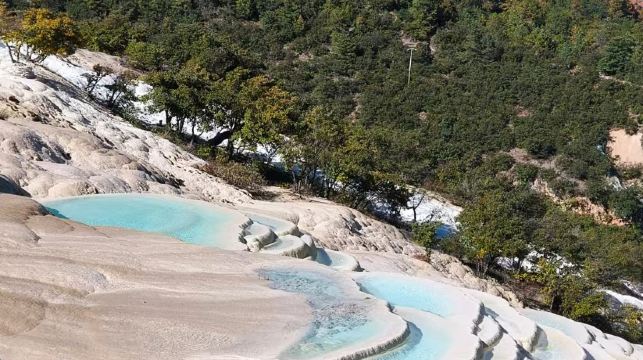 虎跳峽+哈巴雪山觀景台+白水台一日遊【8人內小團+可選含門票】