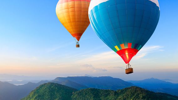 Pengalaman Terbang belon udara panas di Vang Vieng Laos waktu matahari terbit/terbenam - pengesahan pantas terus dari tarikan pelancongan