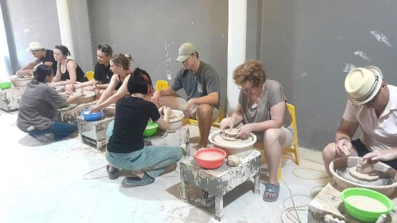 Corso di ceramica Bat Trang Pottery nel quartiere vecchio di Hanoi|VN