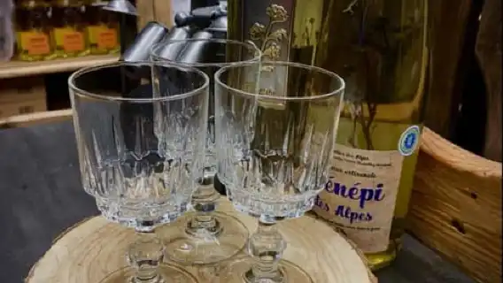 アヌシー:伝統料理グループウォーキングツアー