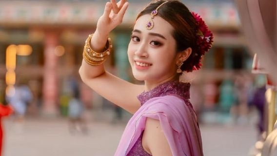 Batu-Höhlen & Sari-Erlebnis mit Batik-Workshop Halbtagestour (Gemeinsam/Gruppentour)