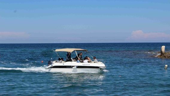 Boat tour of the Polignano a Mare caves with aperitif