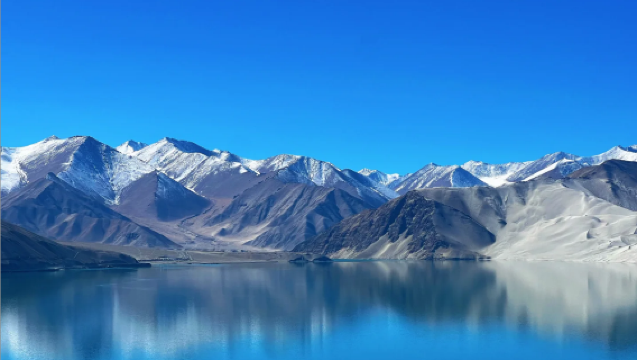 1-day tour to White Sand Lake + Karakul Lake Scenic Area from Kashgar (optional 2-6 person car/bus group)