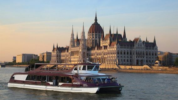 Budapest Danube sightseeing cruise (departing from Pest)