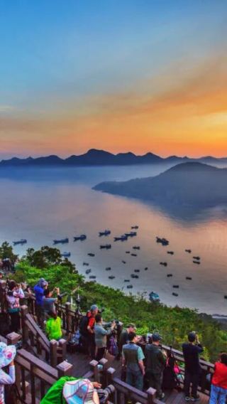 Chasing the Golden Light: One Day through Xiapu‘s Misty Banyans, Tidal Paintings and Cliffside Sunset