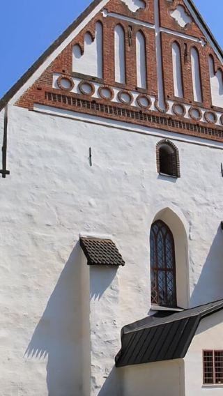 Helsinki round-trip guided 1-day tour to Porvoo Old Town riverside