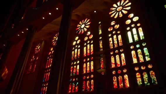 Barcelona: Sagrada Familia Skip-the-Line Guided Tour