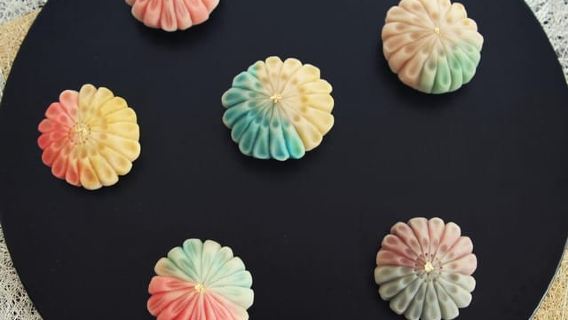 渋谷で伝統的な和菓子「練り切り」を作り、抹茶を楽しむ
