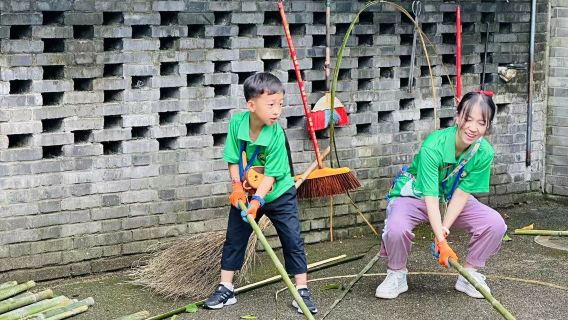 四川成都熊貓樂園義工一日營研學(都江堰基地)10人內小團【帶隊老師全程陪同(拍照+影片)+自助午餐】