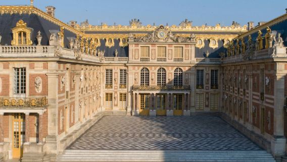 Tootbus Paris: Hop-on Hop-off Bus Tour + Palace of Versailles Entry