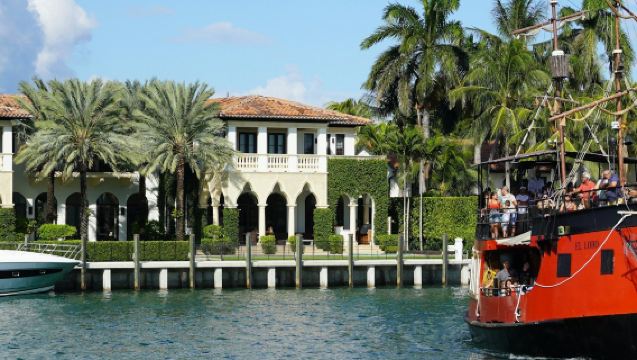 マイアミ：海賊船観光クルーズ