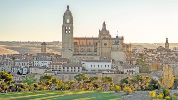 España: Recorrido clásico de un día por tres ciudades desde Madrid (Segovia, Ávila, Toledo)