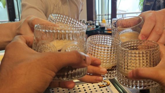 Scopri la cultura del caffè vietnamita attraverso 4 birre artigianali nell'Hanoi Hidden Villa