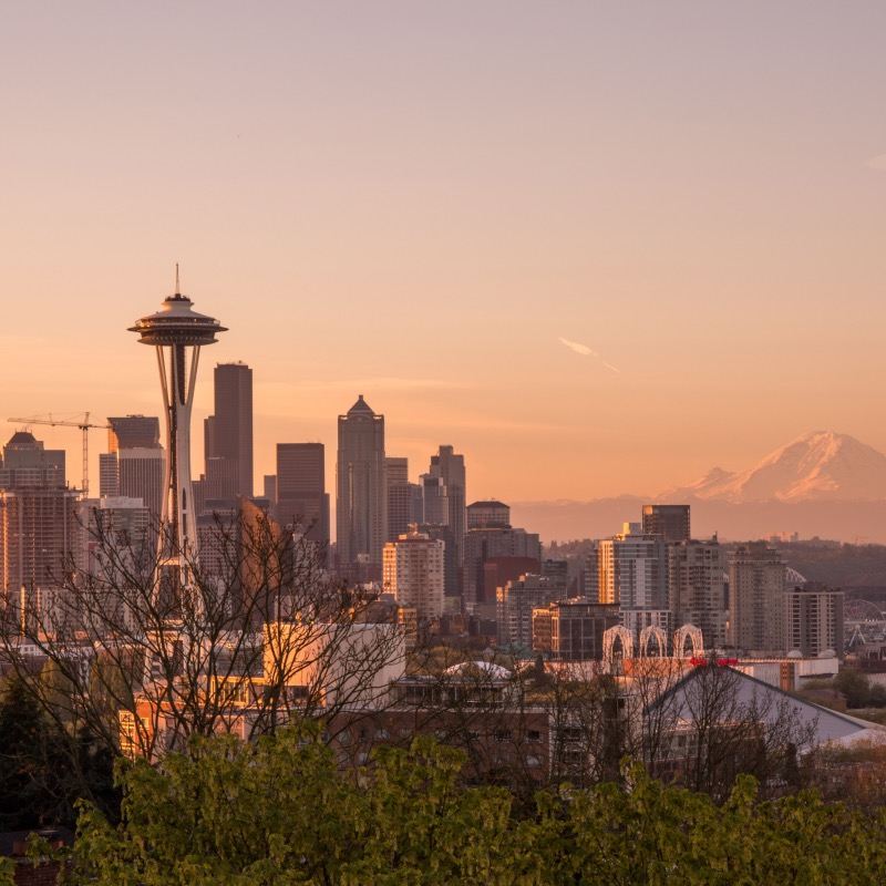 Reservar después de consultar/Servicio de transporte punto a punto para el Parque Nacional Monte Rainier, el Mercado de Pescado Pike Place y la Torre Espacial Needle en Seattle, EE. UU./Aeropuerto/Guía conductor para viajes turísticos/Servicio de vehículo privado
